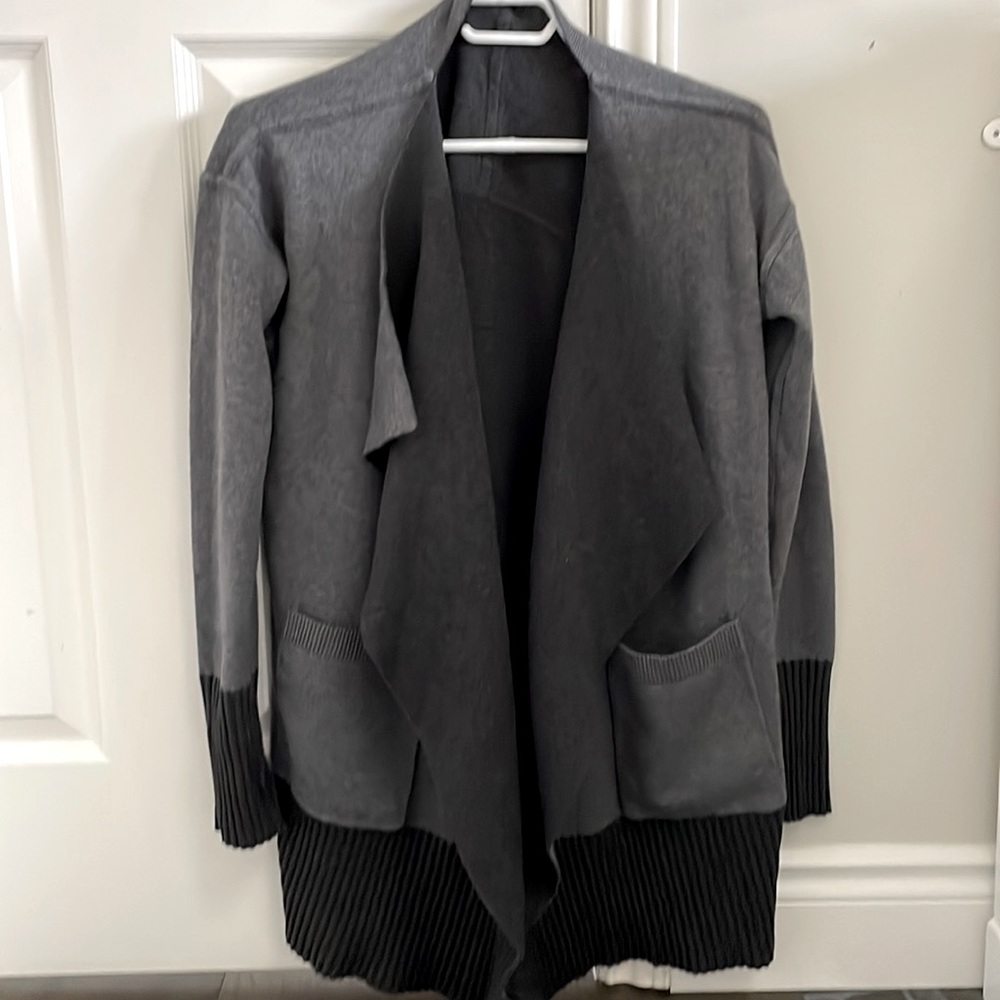 Never worn Lululemon reversible open front cardigan small